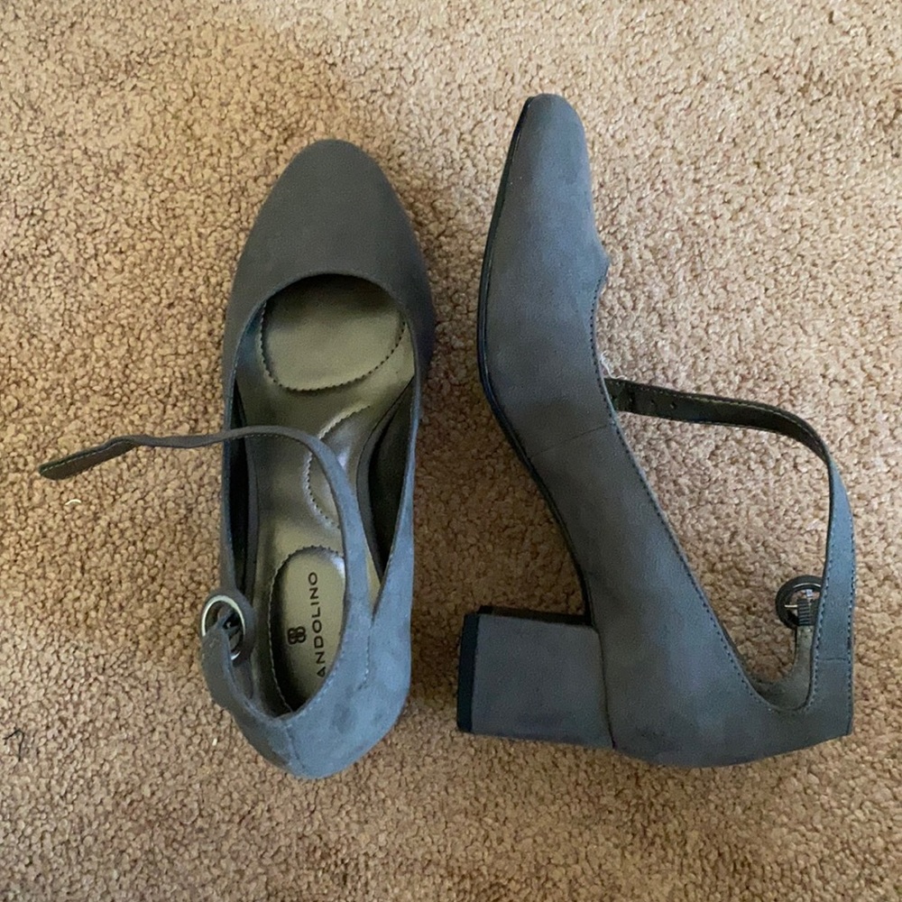 High heel with strap